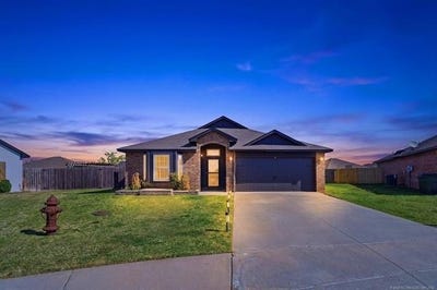 /international/us/13364-n-133rd-east-avenue-collinsville-ok-110107227489/