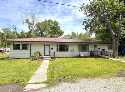 /international/us/1020-s-22nd-street-murphysboro-il-110107922814/