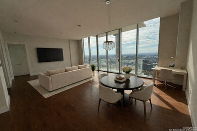 /international/us/610-e-market-st-san-antonio-tx-110104503290/