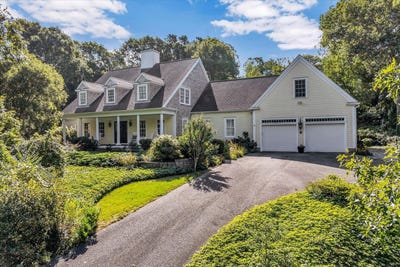 /international/us/11-manor-drive-east-sandwich-ma-110110301009/