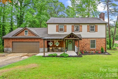 /international/us/4-beechwood-lakes-drive-hendersonville-nc-110108383711/