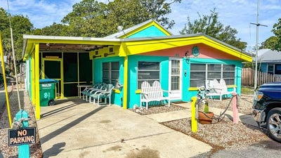 /international/us/8-1-parker-ave-lanark-village-fl-110108236758/