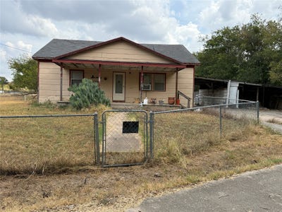 /international/us/1940-s-pearl-street-comanche-tx-110110320676/