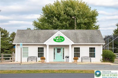 /international/us/4565-spring-hill-drive-north-whitehall-twp-pa-110104976674/