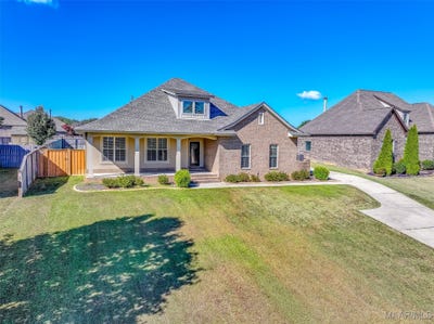 /international/us/529-weatherby-trail-prattville-al-110103268221/