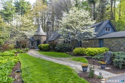 /international/us/8-morgan-road-canton-ct-110108260105/