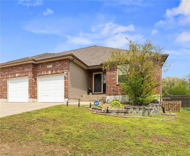 /international/us/1803-villa-drive-warrensburg-mo-110107433311/