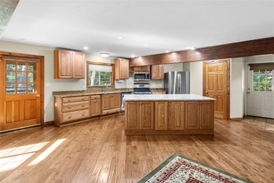 /international/us/1010-kelley-road-columbia-falls-mt-110109694981/