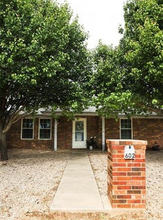 /international/us/602-cedar-street-clyde-tx-110107606125/