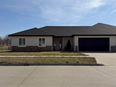 /international/us/640-s-9th-st-akron-ia-110106923546/