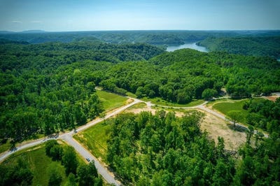 /international/us/s-peninsula-edge-ct-lot-40-sparta-tn-110103496235/