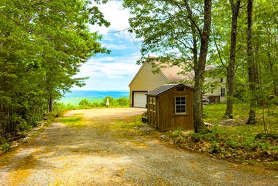 /international/us/139-bear-trap-road-bridgton-me-110108845429/