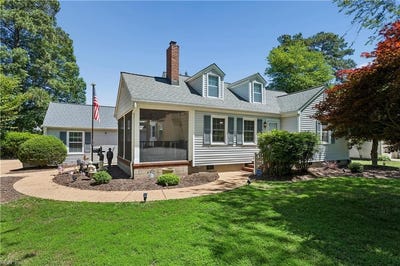 /international/us/327-deep-creek-road-newport-news-va-110108574270/
