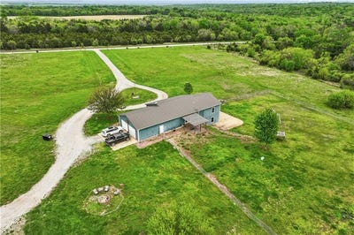 /international/us/4370-lee-road-mound-city-ks-110107553948/