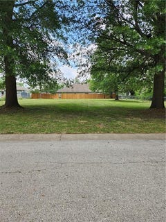 /international/us/21608-s-clairmont-street-peculiar-mo-110093057494/?lang=zh-tw