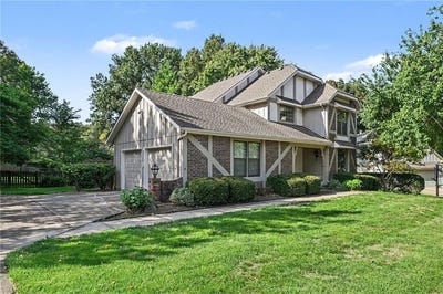 /international/us/2305-w-120th-terrace-leawood-ks-110120609824/