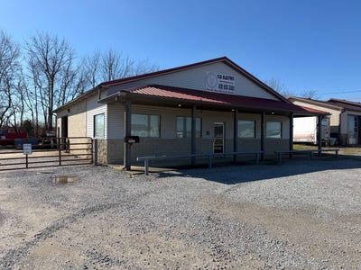 /international/us/1627-w-9th-street-mount-carmel-il-110106355135/