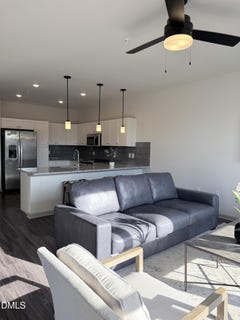 /international/us/2303-gathering-sq-court-fuquay-varina-nc-110088205531/