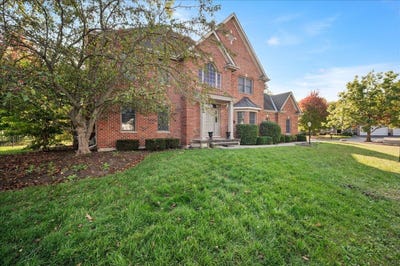 /international/us/1084-redwood-drive-yorkville-il-110102975683/