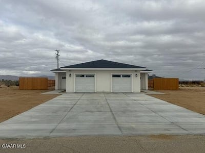 /international/us/8857-lupine-loop-drive-california-city-ca-110120510163/