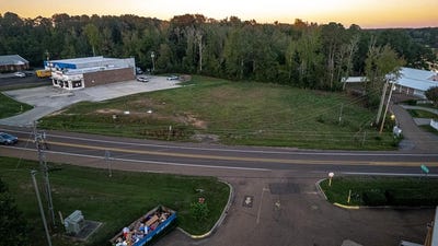 /international/us/northwest-avenue-mccomb-ms-110104091592/