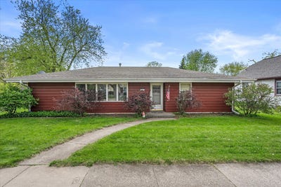 /international/us/916-s-grand-ave-waukesha-wi-110108034390/