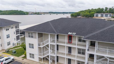 /international/us/4935-robins-circle-osage-beach-mo-110108348598/