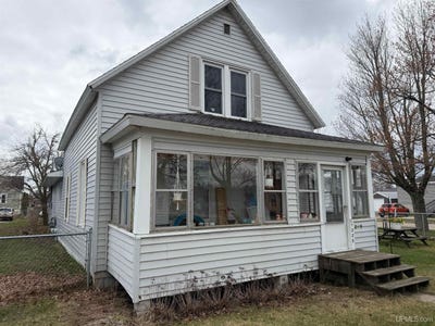 /international/us/1225-superior-avenue-gladstone-mi-110107780339/