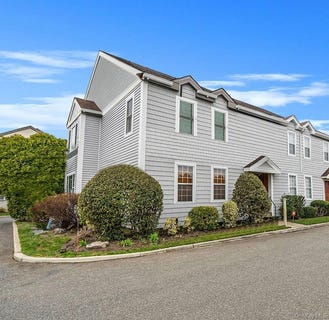 /international/us/12-greenmeadow-drive-babylon-ny-110107059988/