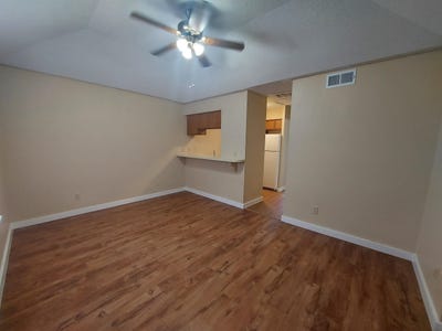 /international/us/1016-ninth-street-marble-falls-tx-110100966389/?lang=zh-tw