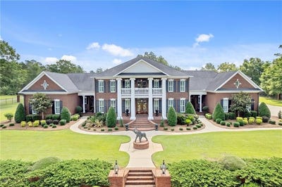 /international/us/9110-celeste-road-saraland-al-110099913341/