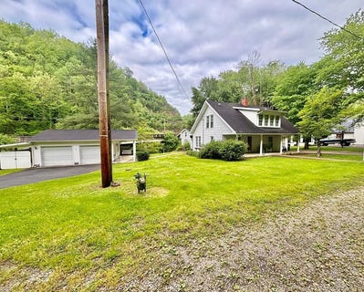 /international/us/55-old-bridge-rd-staffordsville-ky-110099578161/