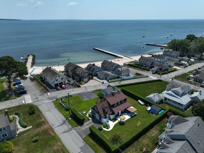 /international/us/19-east-shore-drive-east-lyme-ct-110101052826/?lang=en