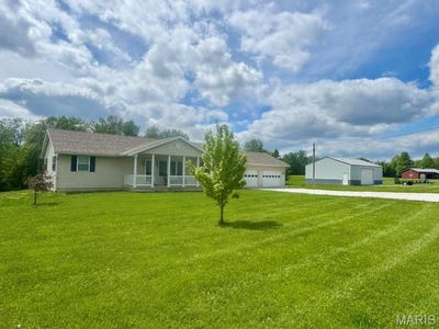 /international/us/15335-villa-drive-monroe-city-mo-110107714909/