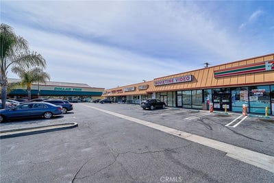 /international/us/5835-bellflower-boulevard-lakewood-ca-110108688526/