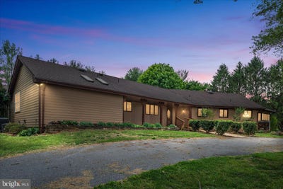 /international/us/263-bowling-green-road-front-royal-va-110108062996/