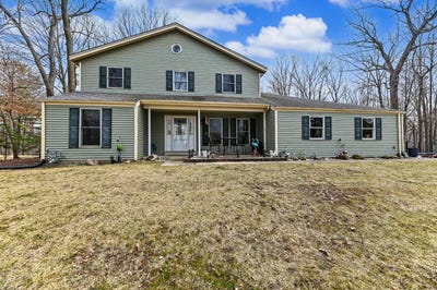 /international/us/s94w26995-linden-ct-mukwonago-wi-110106729900/
