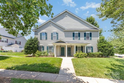 /international/us/9664-littleleaf-drive-charlotte-nc-110100452665/