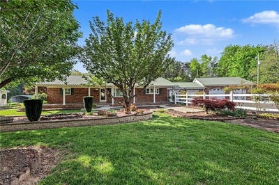 /international/us/1362-us-highway-311-n-walnut-cove-nc-110107515310/