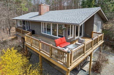 /international/us/48-westview-lane-lebanon-nh-110107513073/