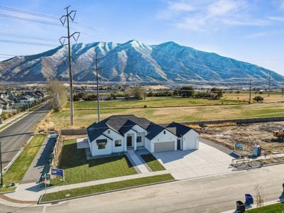 /international/us/165-s-2800-e-spanish-fork-ut-110108257472/