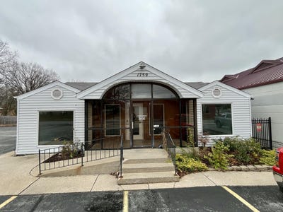 /international/us/1759-e-elm-street-springfield-mo-110105972820/