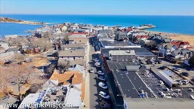 /international/us/37-circuit-avenue-oak-bluffs-ma-110106955329/