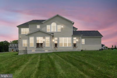 /international/us/19135-huntridge-preserve-court-purcellville-va-110100972799/