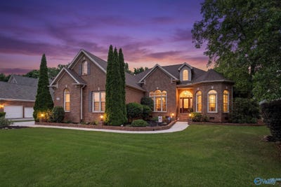 /international/us/104-glen-ives-way-madison-al-110108552301/