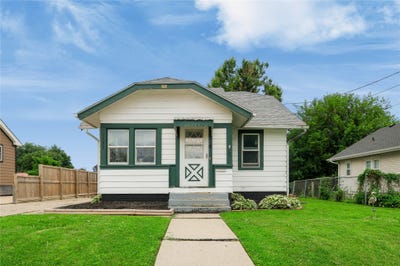/international/us/1325-n-4th-avenue-e-newton-ia-110109134600/