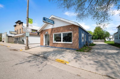 /international/us/214-s-main-street-brillion-wi-110100451167/