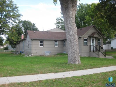 /international/us/712-e-3rd-st-dell-rapids-sd-110120466113/