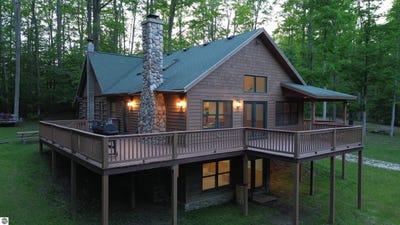 /international/us/2446-spayde-road-charlevoix-mi-110100256685/