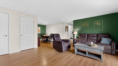/international/us/13-academy-place-saco-me-110107962203/